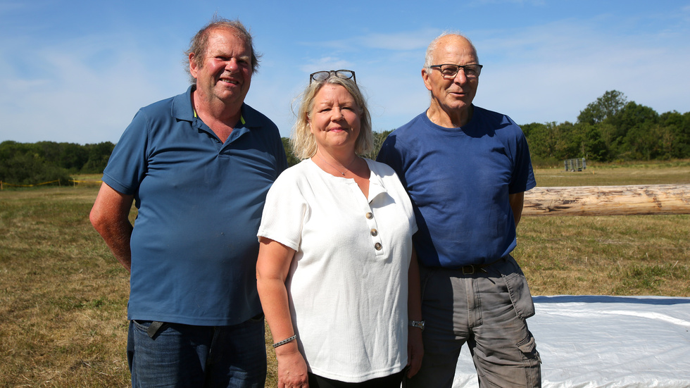 Håkan Thornell, Kristina "Kicki" Greus, Åke Hansson och Micke Erixon (inte med på bilden) har arrangerat marknaden i Stenkyrka.