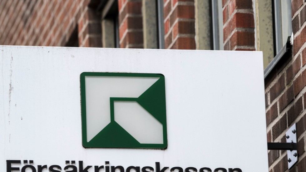 Tidigare var det Försäkringskassan vi hade som motståndare, nu måste den här gruppen kämpa för allt, skriver signaturen "Anhörig som snart inte orkar mer".