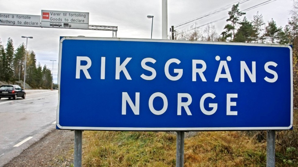 Svensk beväpnad polis får inte längre fritt röra sig över gränsen till Norge. Arkivbild.