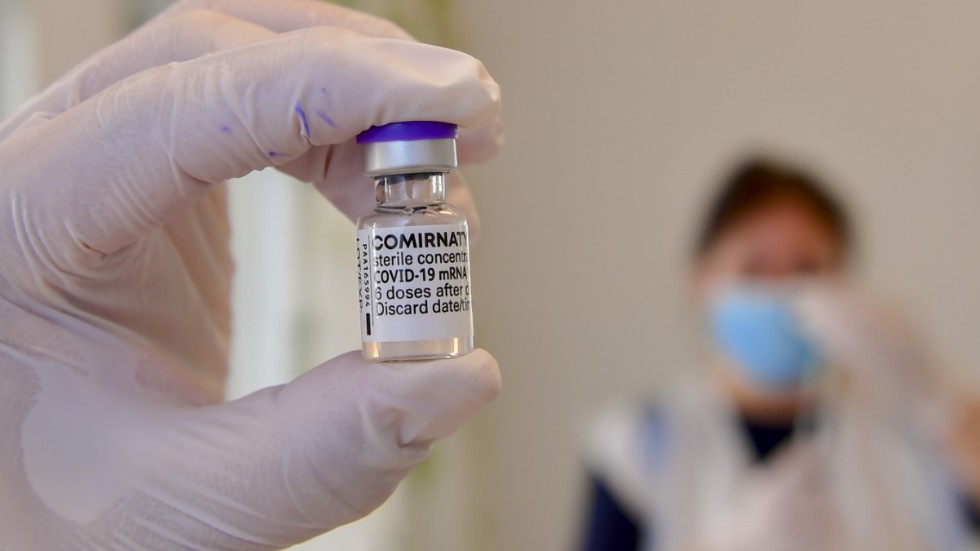 Vaccineringen går framåt i länet. Ett oförändrat antal patienter behöver vård på intensivvårdsavdelning.