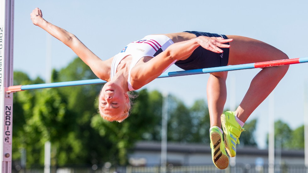 Maja Nilsson glider över 1.94 i lag-SM-kvlaet i Norrköping. När hon vann Kourtane GP i Finland så var hon nära att klara 1.96 vilket är OS-kvalgränsen. 
