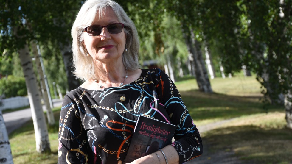 Eva Eriksson Klangs nya ungdomsroman berör ämnet nätgrooming, det vill säga när barn utnyttjas sexuellt på nätet. "Det har varit en jobbig bok att skriva", säger Luleåförfattaren. 