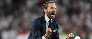 Southgate: Bua, men inte under nationalsången