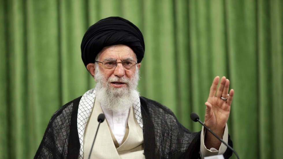 Ayatolla Ali Khamenei under en videokonferens med studenter i Teheran i maj.