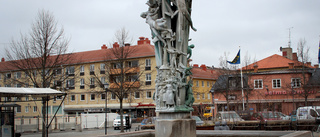 Bygg höga hus på Stora torget 