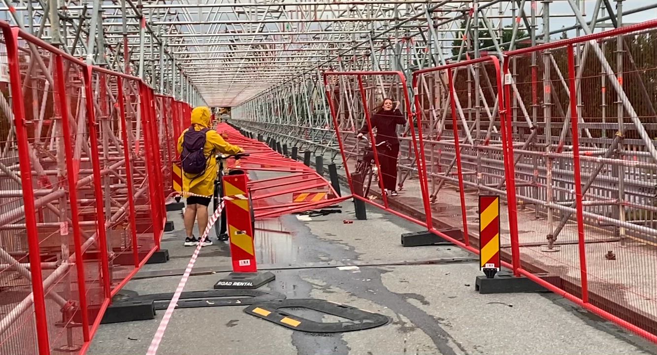 Rasat staket på Parkbron