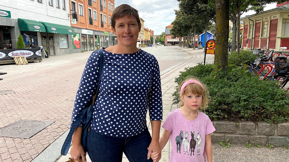 Stina Alm (med dottern Hildur, 5)