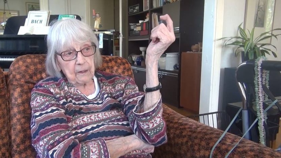 Kerstin Olsson tycker att det känns tryggt med digital nattillsyn.