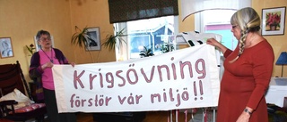 Nya protester mot flygövningen