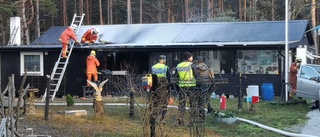 Brand i utekök – en person fick vård