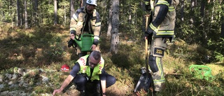 Gräsbrand vid vandringsled på Djupdalsberget