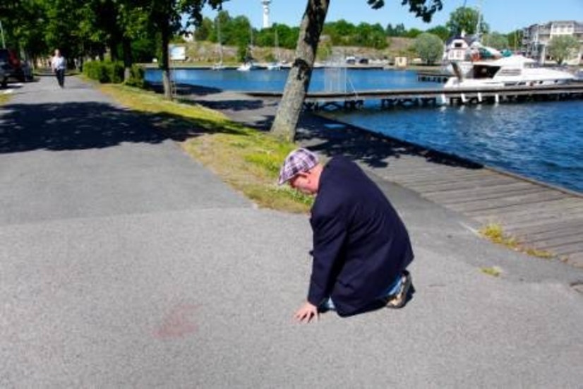 Korset vid Gröna strömmen är borta kan vi konstatera. Men vi är rätt övertygade om att det snart är där igen. Uppgifter på Facebook får oss att tro det!Foto: Anders Steiner