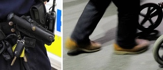 Man med rollator onanerade i butik