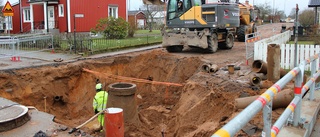 Därför måste hela gatan grävas upp • "I värsta fall tar det hela februari månad"