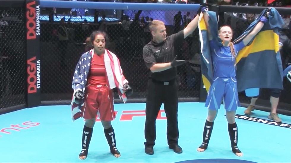 Emma Schiöler jublar efter sin vinst i kvartsfinalen.
