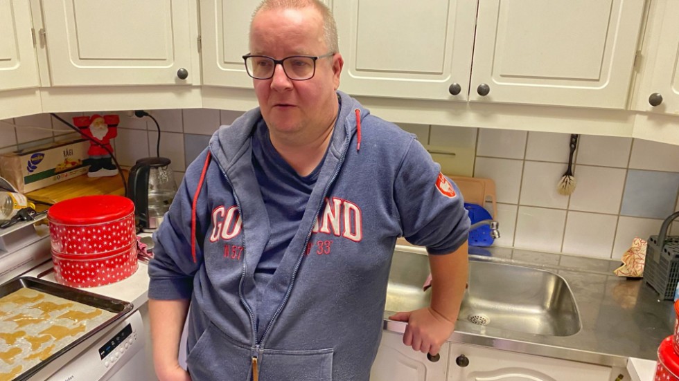 Såväl kranarna i köket som de i badrummet lider av det dåliga vattentrycket. "Här om dagen stod jag och tvättade händerna i köket, och trycket var så dåligt att jag trodde att jag hade råkat stänga av kranen", berättar Stefan Engström.