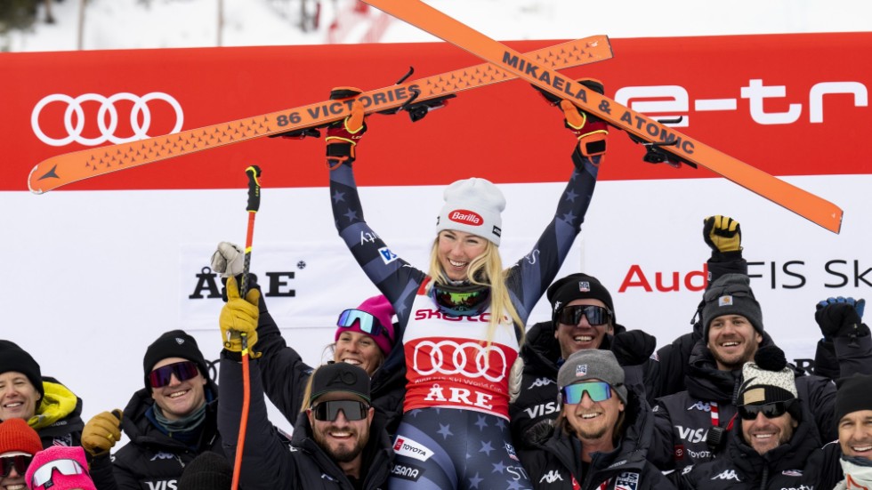 Mikaela Shiffrin hyllas sedan hon tangerat Ingemar Stenmarks världscuprekord – 86 segrar – i Åre.