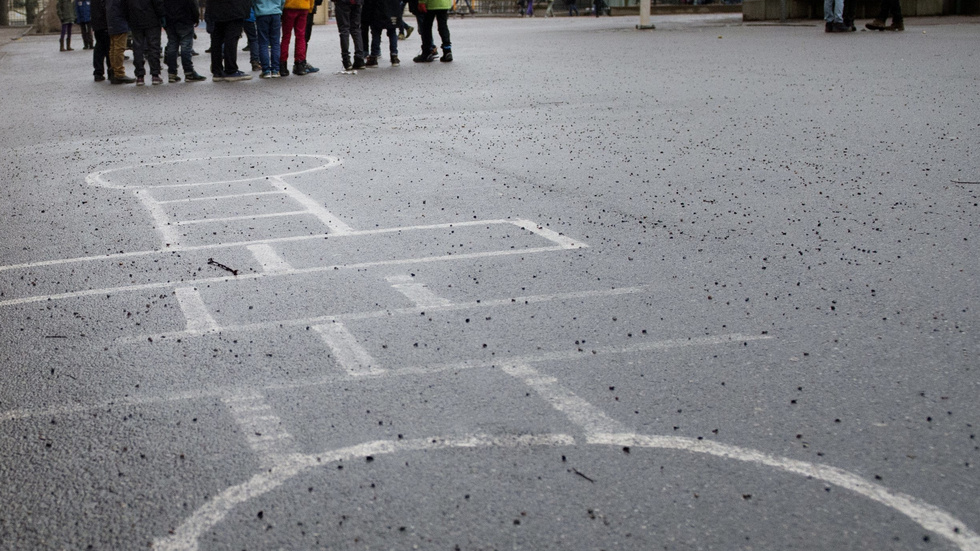 Skola och omsorg kan styras upp, menar insändarskribenten som ger förslag på åtgärder att prioritera högre än spårvagnsbygget.