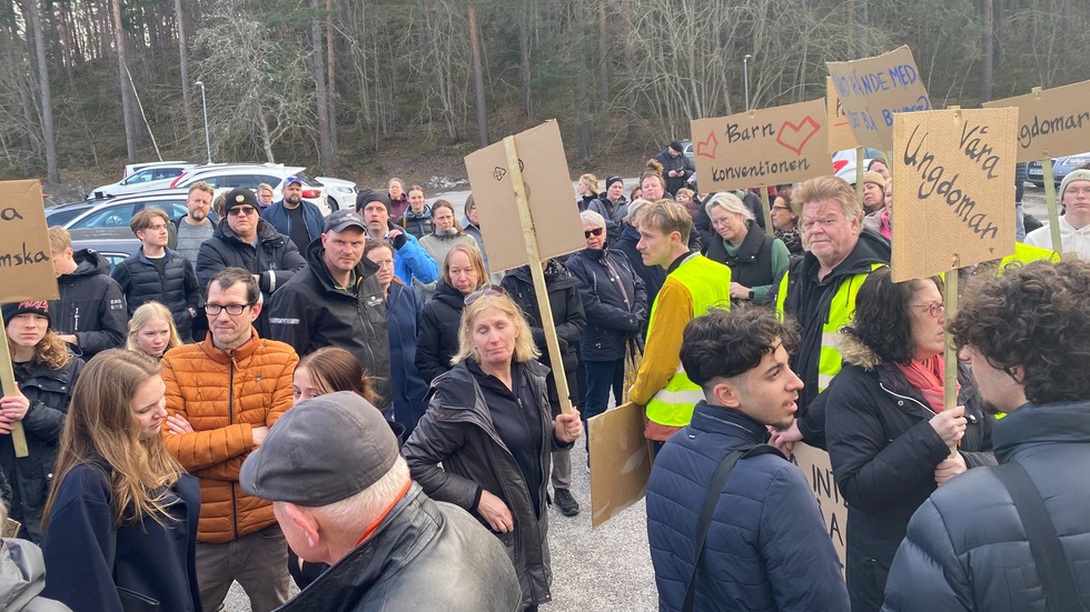 Det var över hundra som gick i protesttåget.