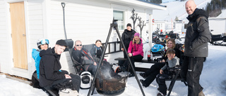 Terese älskar livet på campingen: Grillar och umgås med grannarna