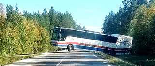 Buss från Länstrafiken blockerade körfält på E 45:an