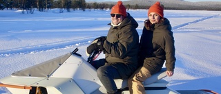 Lanseringen börjar av elsnöskotern från Jörn