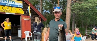 Lång väntan på fisken när laxfisketävlingen hölls i Anttis