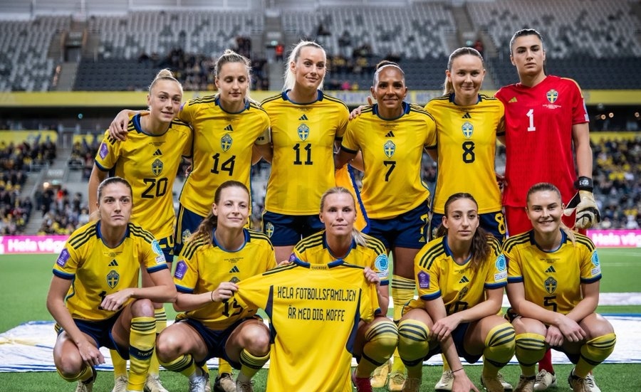 Svenska landslaget innan avspark  i onsdagens kvalmatch.
