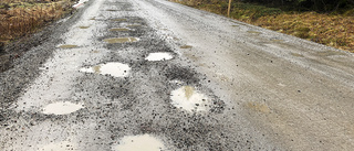 Hjälper inte att sätta mer grus, groparna kommer tillbaka