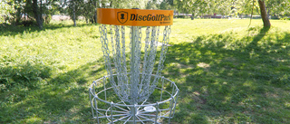 Discgolfbanan rustas upp – ny layout och nya korgar