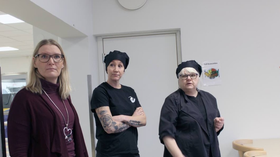 Kostchef Gina Svensson samt kockarna Veronica Hellgren och Inger Örnvall var med vid provsmakningen.