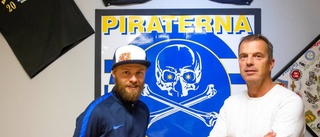 Han blir första namnet i Piraternas bygge