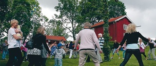 Dragspel satte fart på dansen