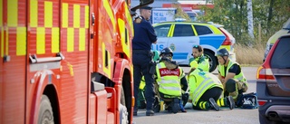 Efter otäcka olyckan i rondellen – man bekräftas avliden