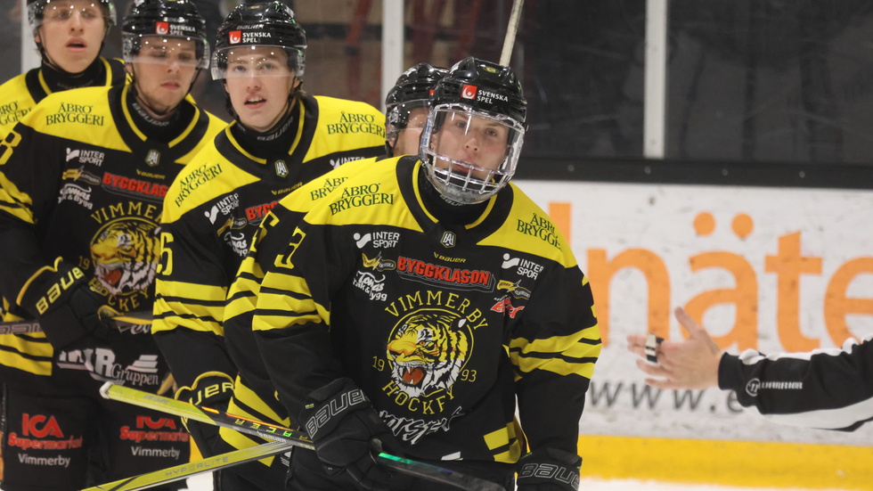 Carl Sjöberg har fått begränsat med speltid i Hockeyallsvenskan, och bland annat varit utlånad till Troja/Ljungby en sväng. Nu är det klart med ett klubbyte till HC Dalen.