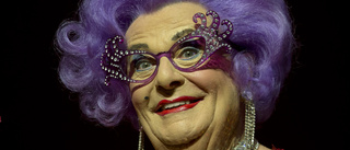 "Dame Edna" död – "Den stora förebilden"