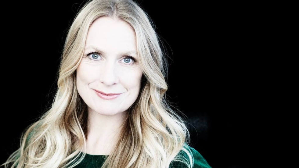 Radioprofil. Annika Lantz är rikskänd som radiopratare. Nu har hon skrivit sin debutroman.