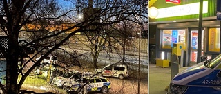 Maskerad person rånade kiosk med slagträ – kioskbiträdet chockades