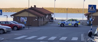 Misstänkt farligt föremål hittat i Strängnäs – Nationella bombskyddet undersökte ✓Platsen spärrades av