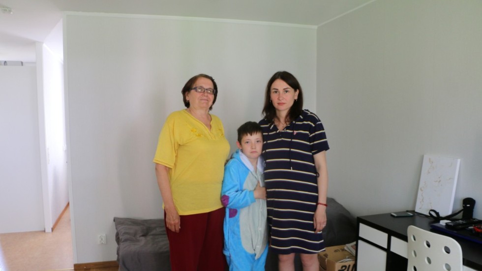 Tetiana Voloshyna bor i Bergsviken med sin mamma Halyna Voloshyna och son Nikita Mankivskyl.