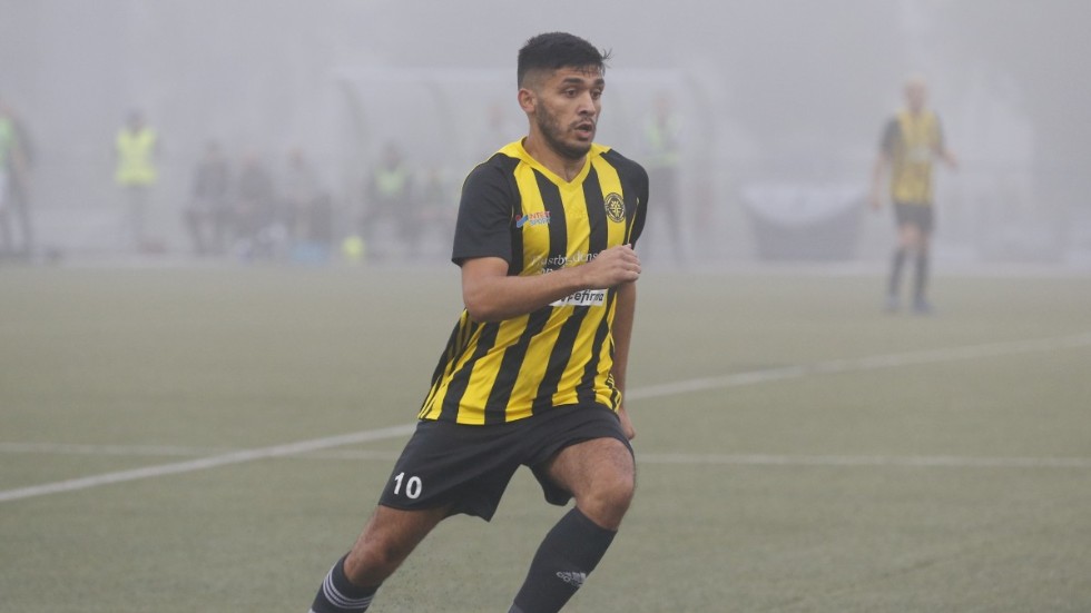 Amel Komina kommer att spela från start när VFF möter Vimmerby i säsongens andra träningsmatch.