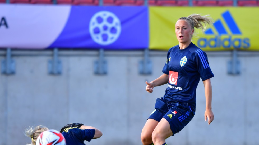 Hanna Bennison under en av fotbollslandslagets träningar i Kalmar.