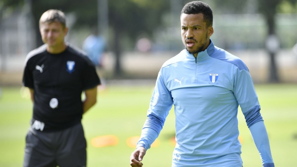 Martin Olsson gör sin första träning med Malmö FF.
