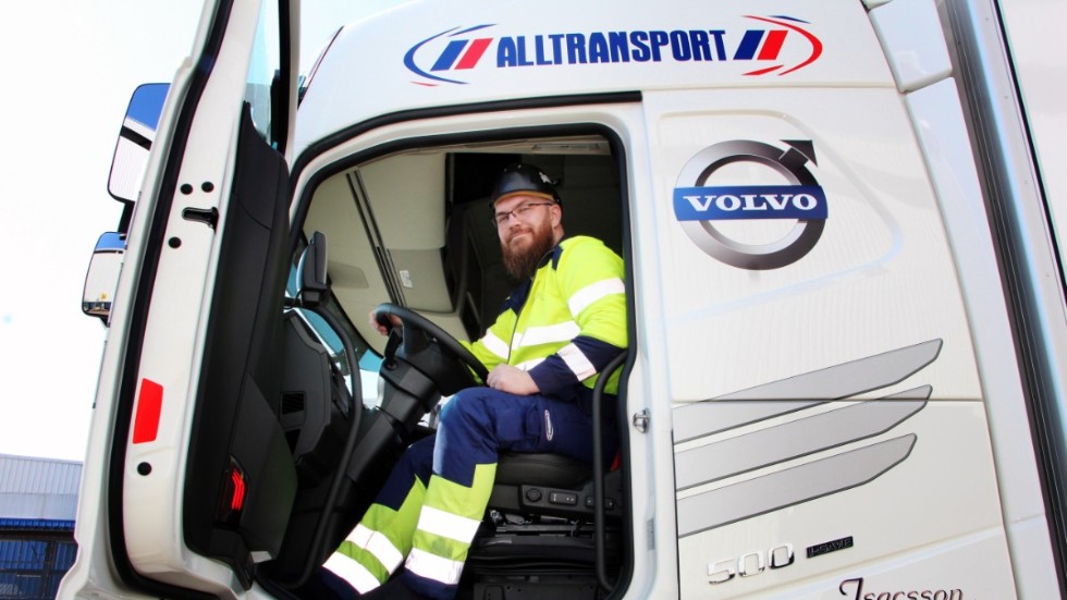 Den stora miljövinsten för Isacssons transport som Marcus Kromnér kör åt är att inte gå tom på vägen hem till Norrköping. Då finns det fördelar att vara knuten till en stor transportör i en logistikstad.