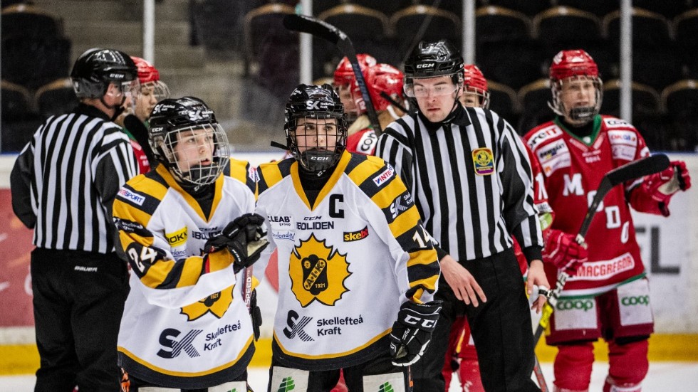 Line Grahn, till höger, stannar i Skellefteå AIK även kommande säsong.