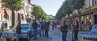 Mullrande folkfest när "Motorstopp" intog Katrineholm