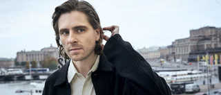 Sverrir Gudnason spelar Alex Schulman