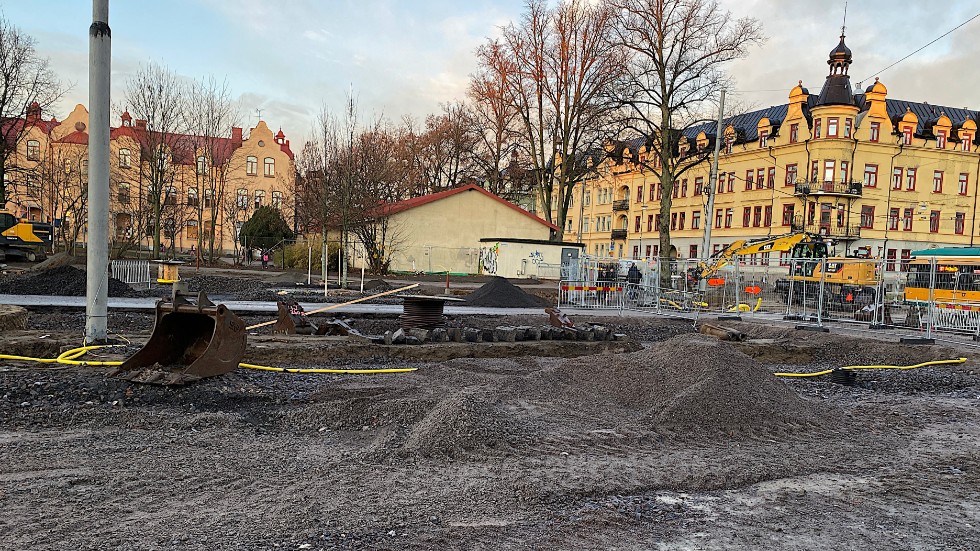 Ombyggnationen av Gustaf Adolfsplan blir dyrare än vad kommunen först beräknat. Nu behövs det mer pengar.