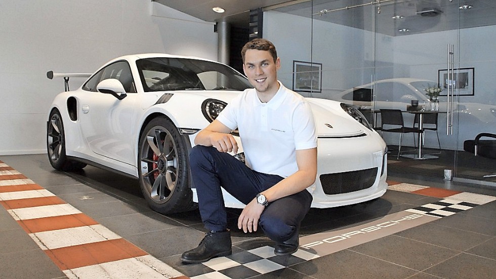 Tävlar på banan. Anton Marklund kommer att representera Marklund Motorsport i Porsche Carrera cup. Det blir ett komplement till VM. Foto: Privat.