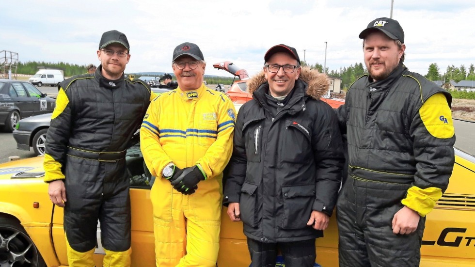 4-TIMMARS VINNARE. Forsman Motorsport vann första deltävlingen i 4-timmars i Fällfors. Fr v Tobias Forsman, Benny Forsman, Brage Lundmark och Jonas Forsman.